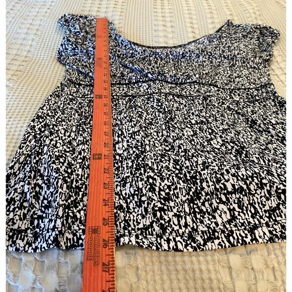 Off Shoulder or on Blouse Sz Large Black & White Pattern Fitted Waist + Stretch - Picture 8 of 9